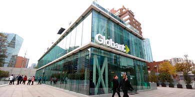 Globant inaugur nuevas oficinas en Santiago y contratar 500 nuevos profesionales